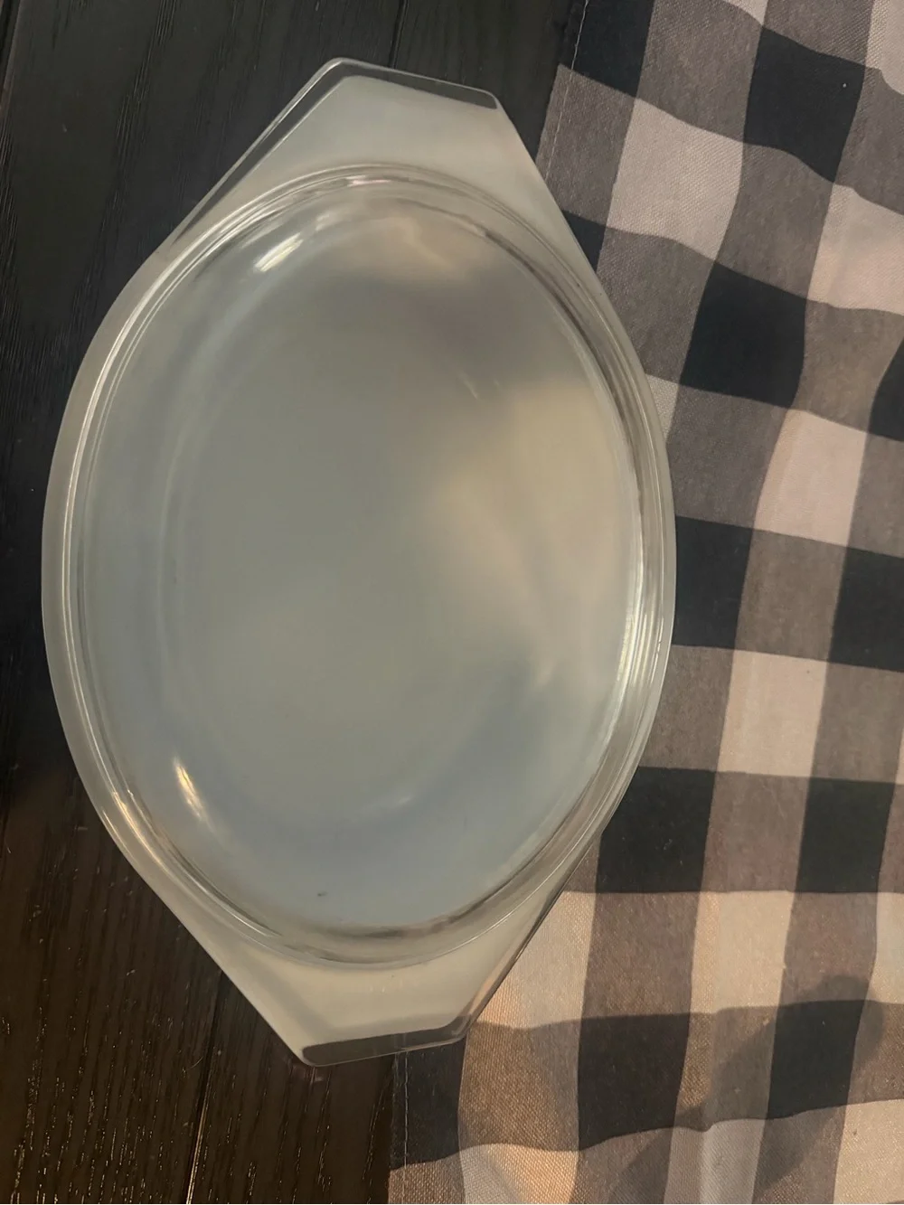 This is a vintage Pyrex 